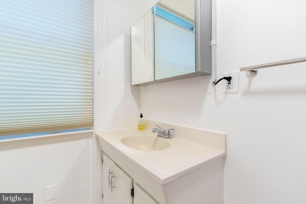3100 CONNECTICUT AVENUE NW Unit: 230