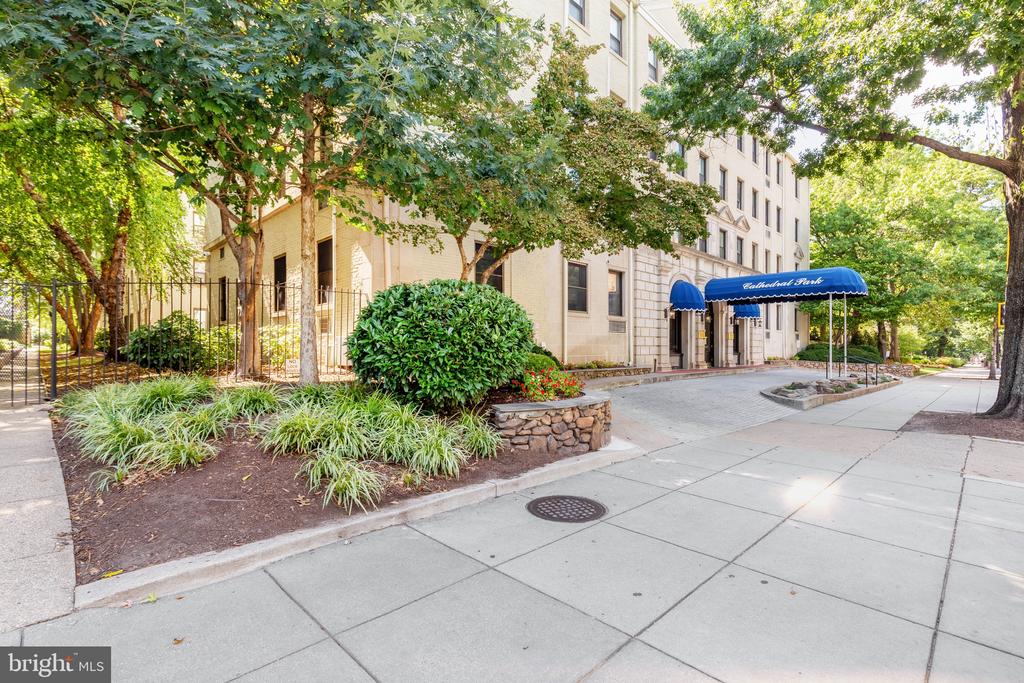 3100 CONNECTICUT AVENUE NW Unit: 230