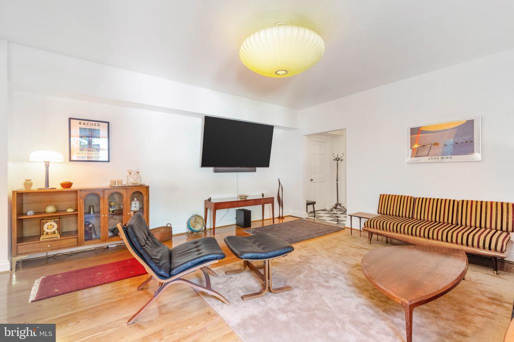 3100 CONNECTICUT AVENUE NW Unit: 230