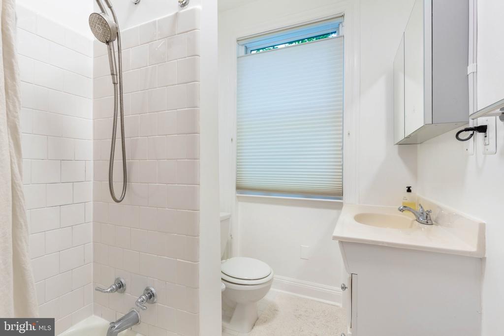3100 CONNECTICUT AVENUE NW Unit: 230