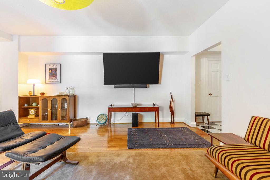 3100 CONNECTICUT AVENUE NW Unit: 230