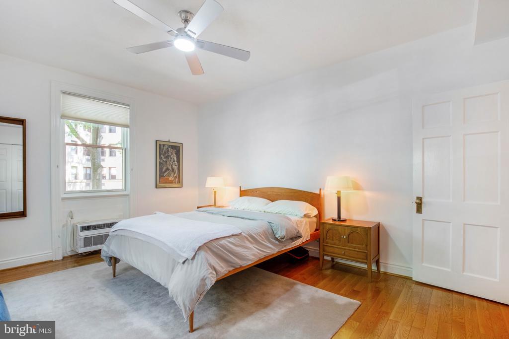 3100 CONNECTICUT AVENUE NW Unit: 230