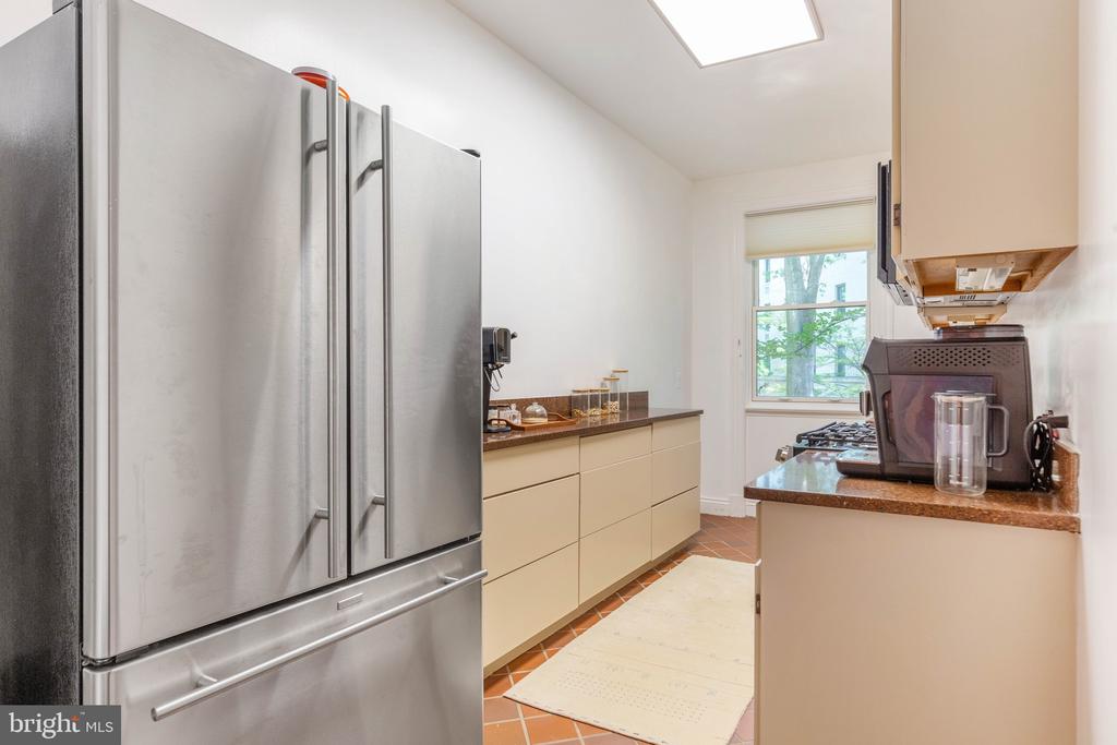 3100 CONNECTICUT AVENUE NW Unit: 230