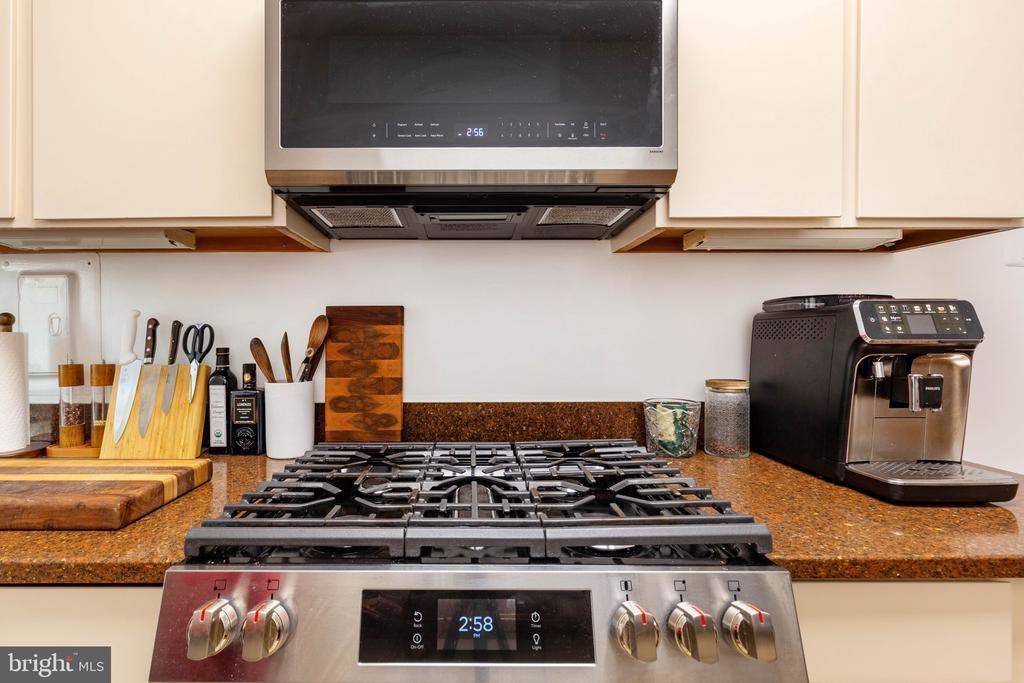 3100 CONNECTICUT AVENUE NW Unit: 230