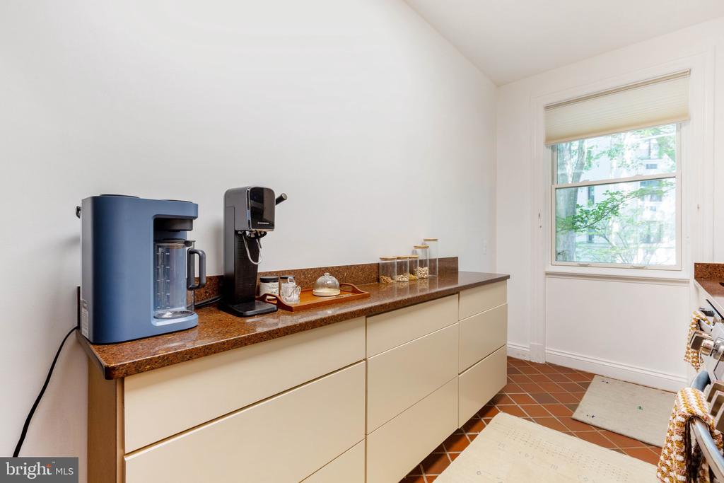 3100 CONNECTICUT AVENUE NW Unit: 230