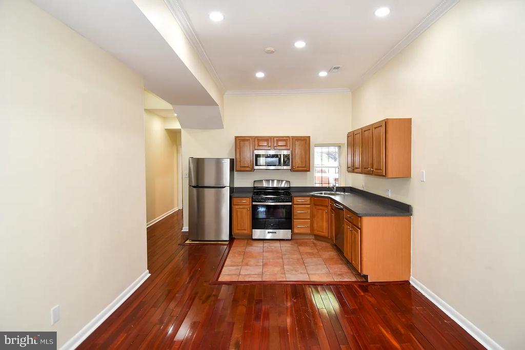 1904 9TH STREET NW