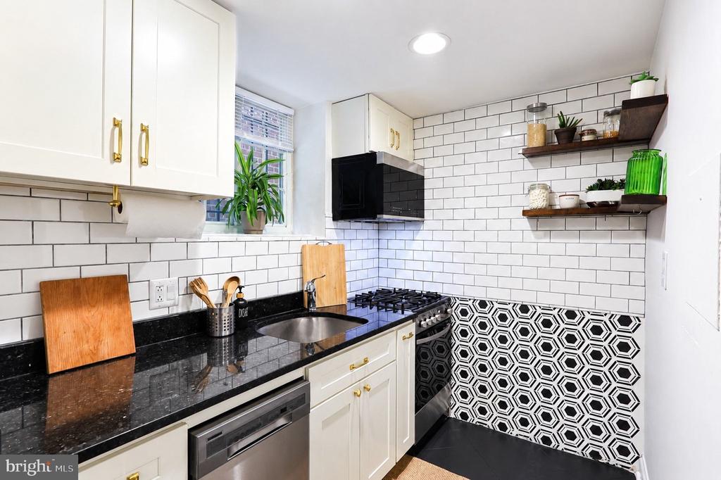 718 PARK ROAD NW Unit: 2