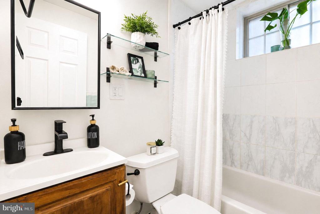 718 PARK ROAD NW Unit: 2