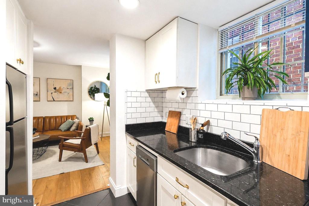 718 PARK ROAD NW Unit: 2