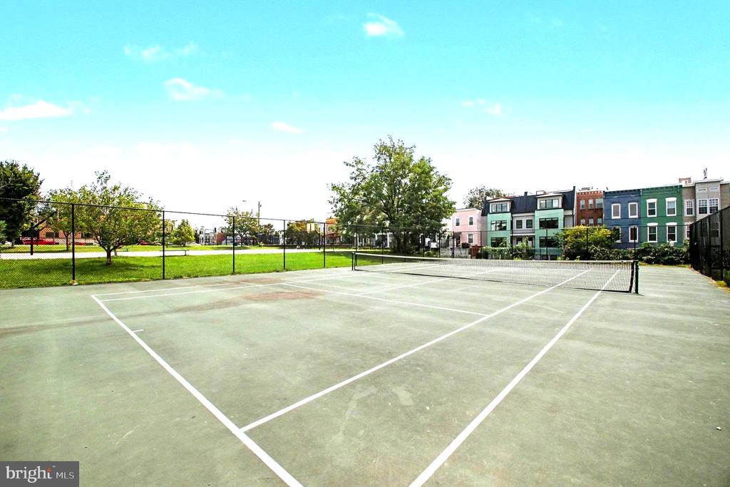 718 PARK ROAD NW Unit: 2
