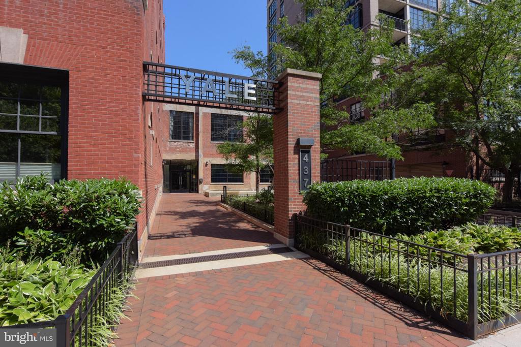 437 NEW YORK AVENUE NW Unit: 204