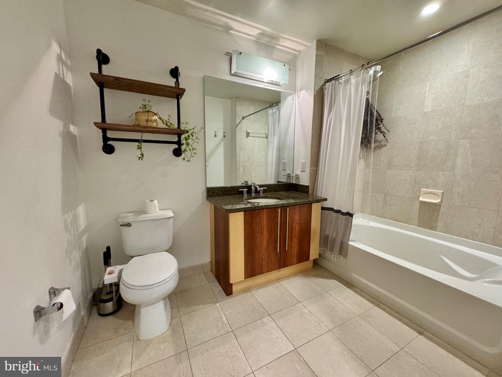 437 NEW YORK AVENUE NW Unit: 204