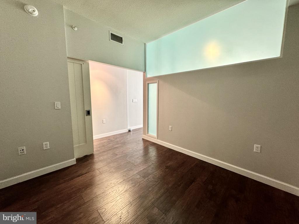 437 NEW YORK AVENUE NW Unit: 204