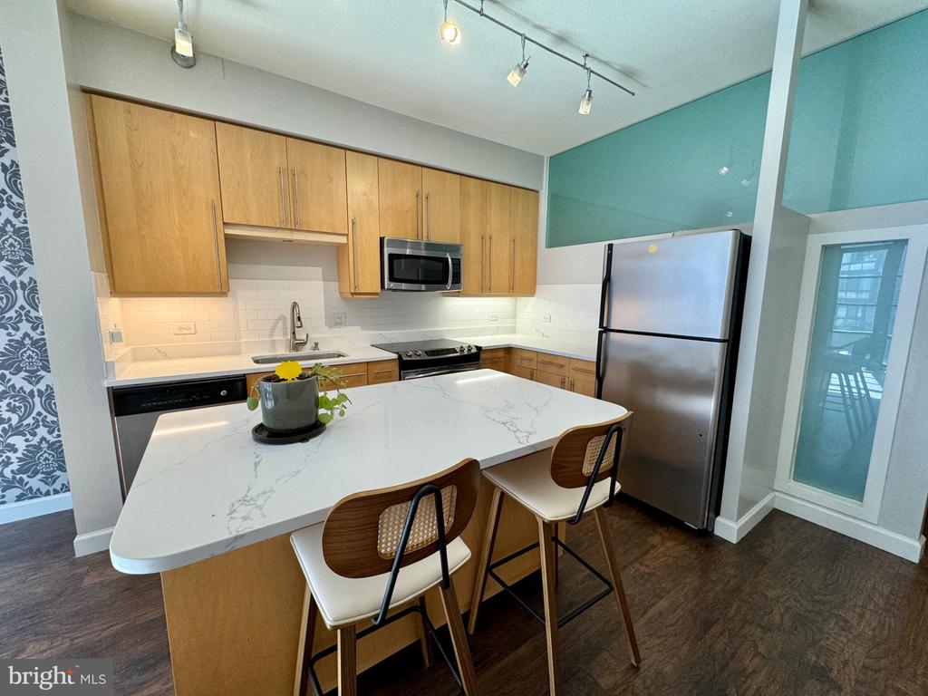 437 NEW YORK AVENUE NW Unit: 204