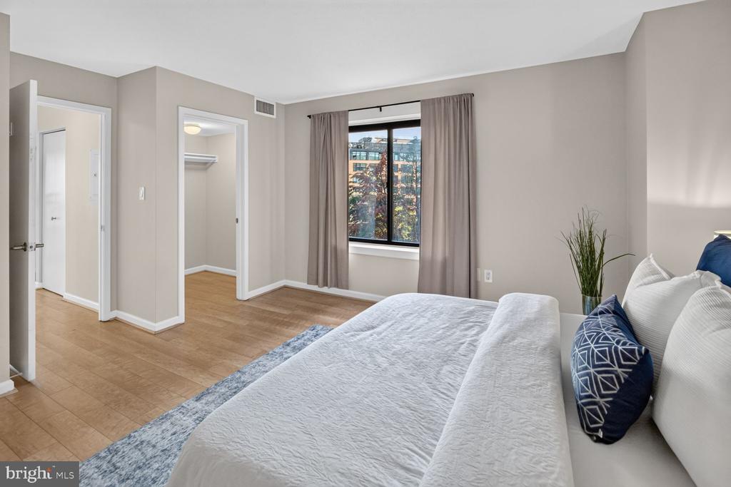 2111 NW WISCONSIN AVENUE NW Unit: 301