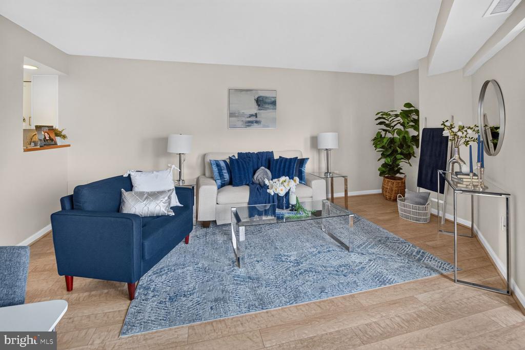 2111 NW WISCONSIN AVENUE NW Unit: 301