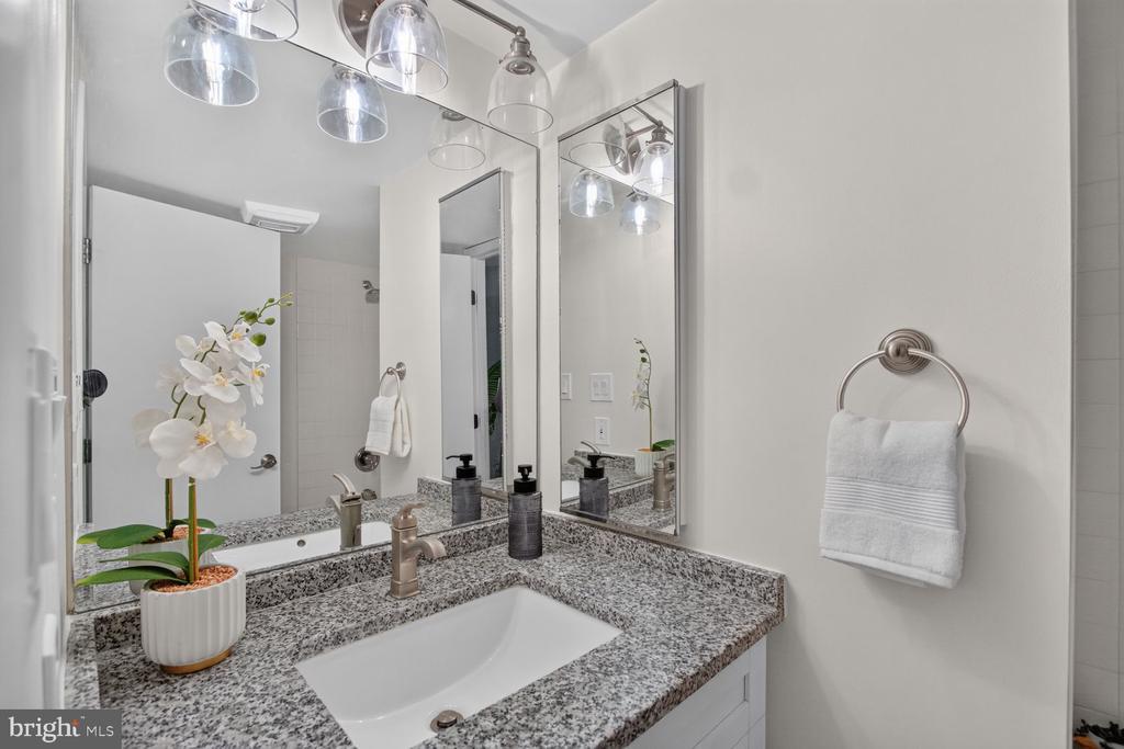 2111 NW WISCONSIN AVENUE NW Unit: 301