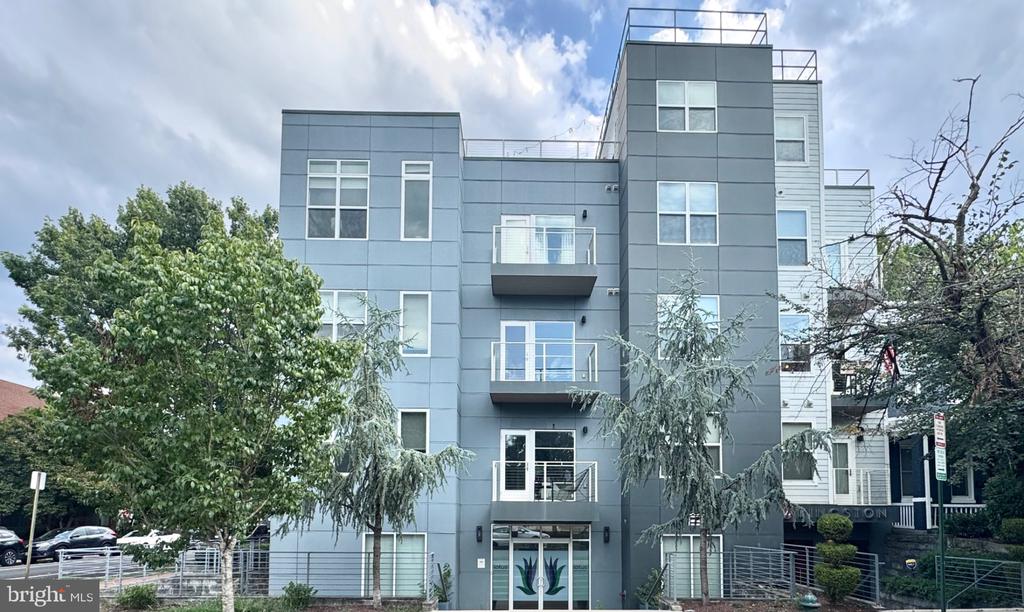 401 15TH STREET SE Unit: 203