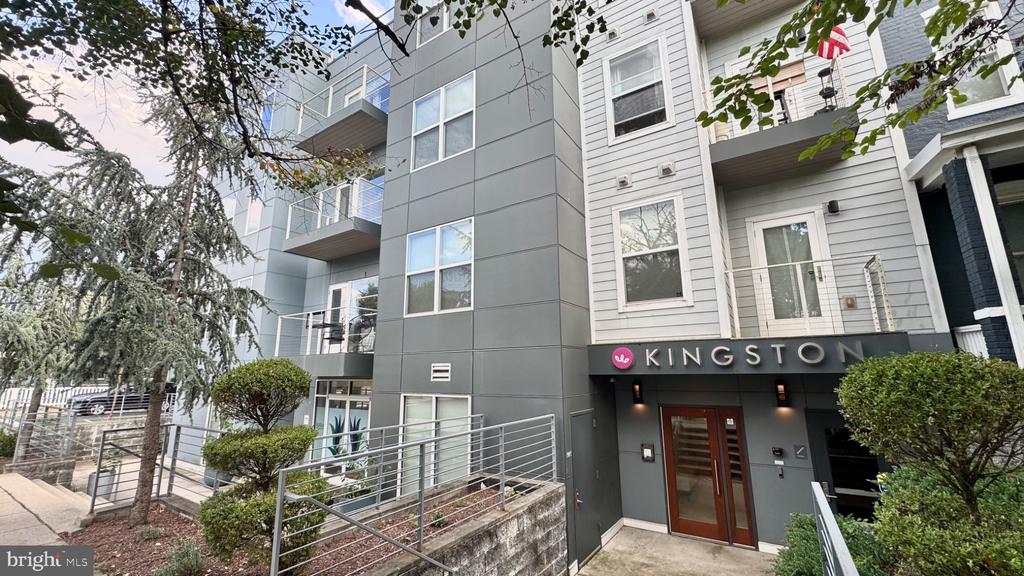 401 15TH STREET SE Unit: 203