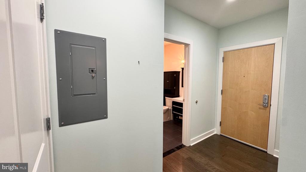 401 15TH STREET SE Unit: 203