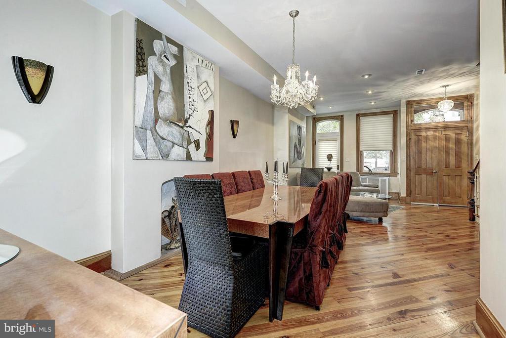 2712 P NW