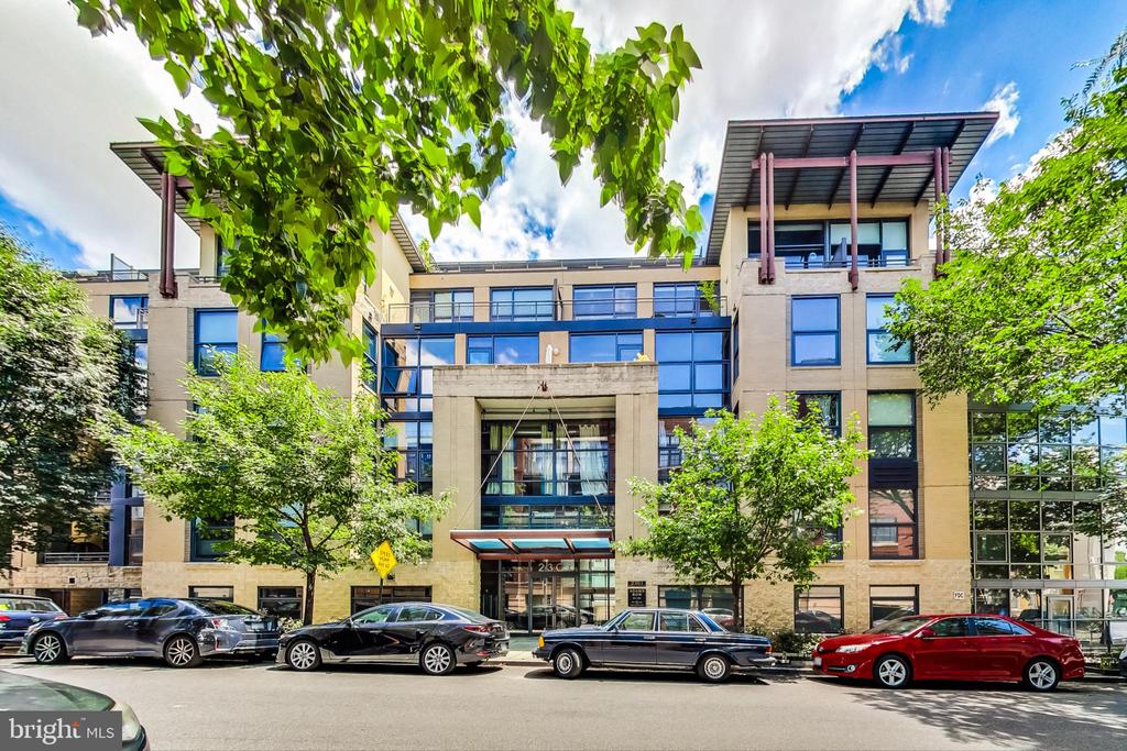 2301 CHAMPLAIN STREET NW Unit: T04