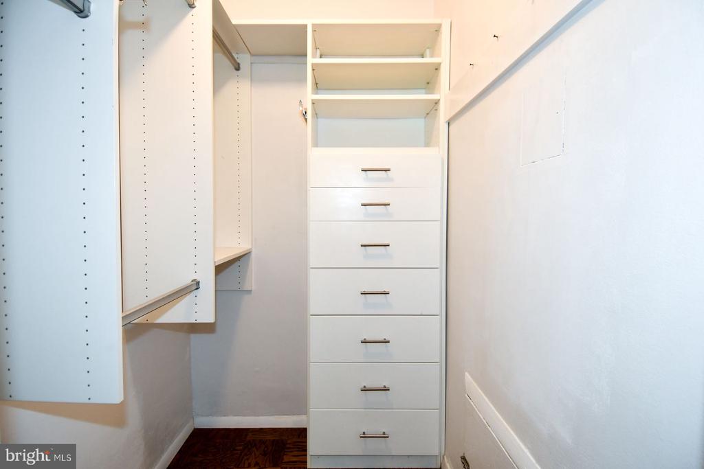 4101 CATHEDRAL AVENUE NW Unit: 107