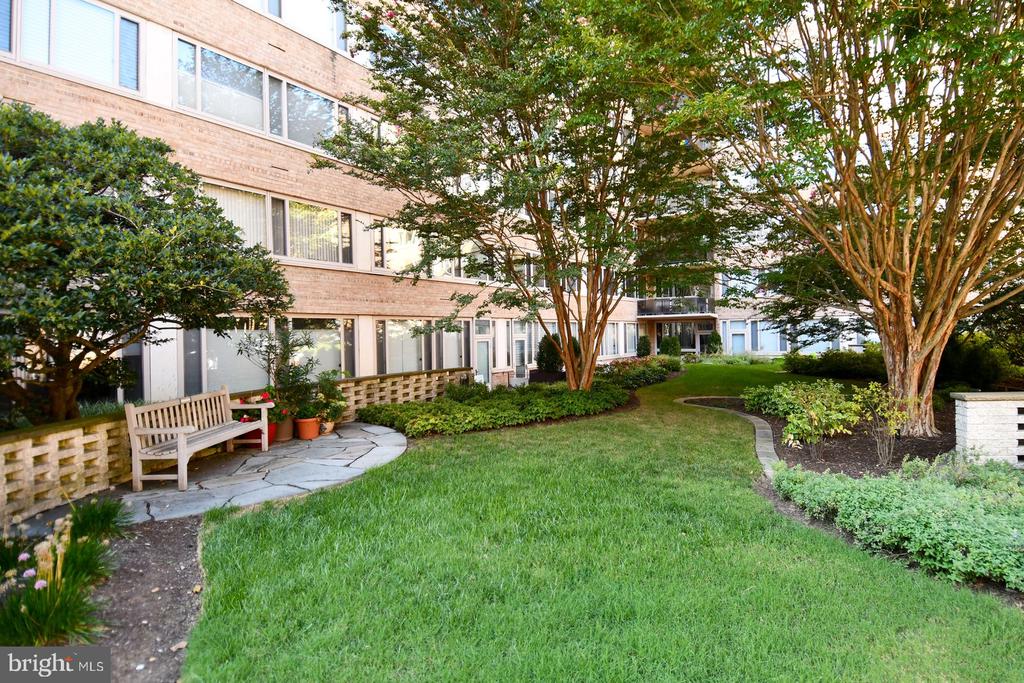 4101 CATHEDRAL AVENUE NW Unit: 107