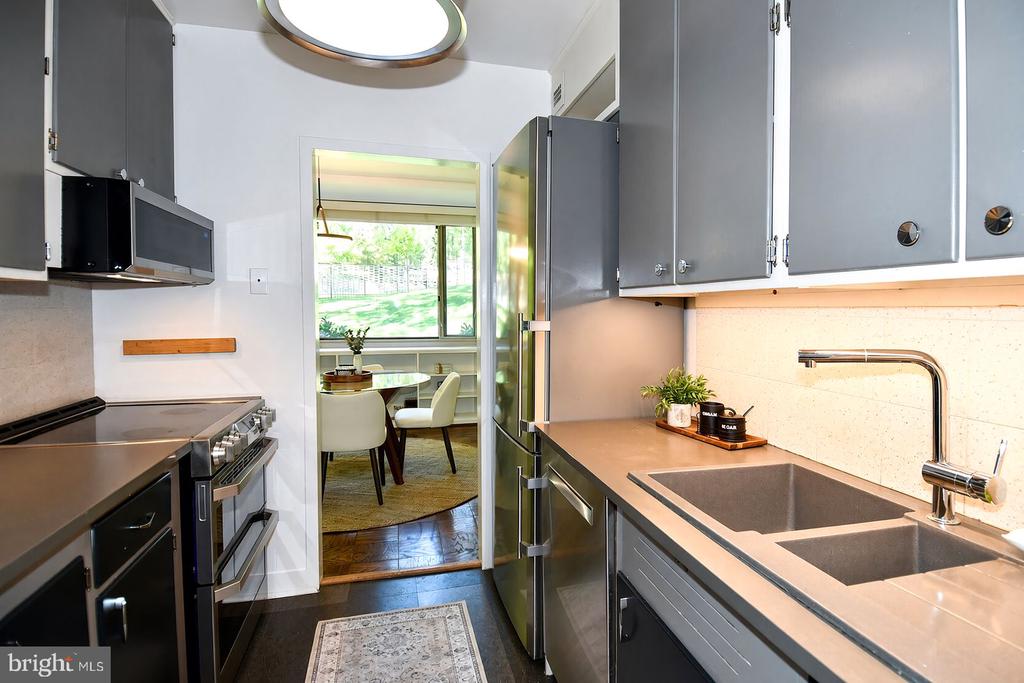 4101 CATHEDRAL AVENUE NW Unit: 107