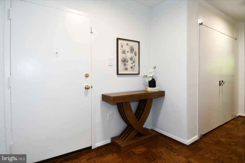 4101 CATHEDRAL AVENUE NW Unit: 107