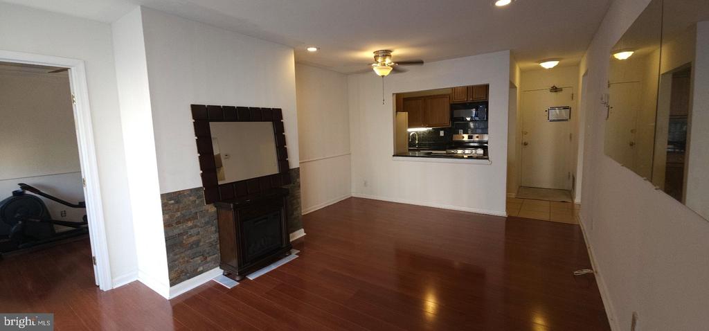 1920 NAYLOR ROAD SE Unit: 201