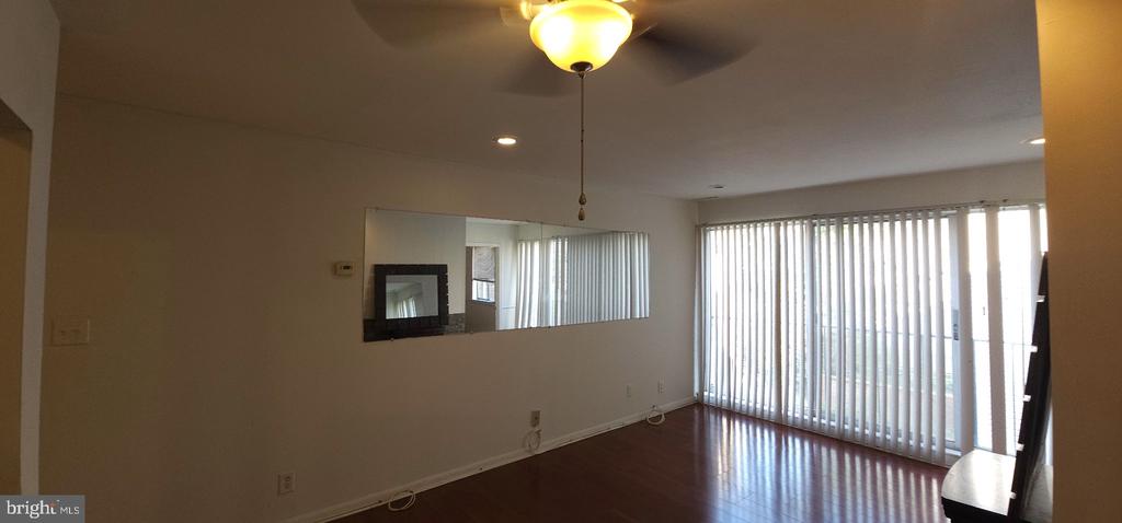 1920 NAYLOR ROAD SE Unit: 201
