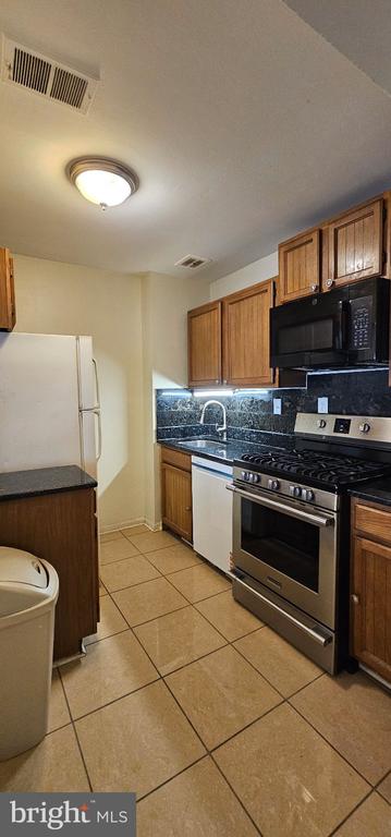 1920 NAYLOR ROAD SE Unit: 201