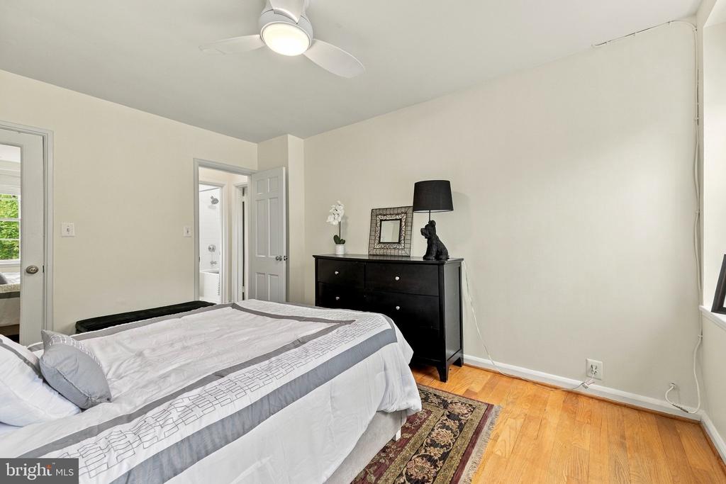 3823 RODMAN STREET NW Unit: E23