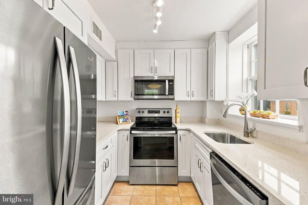 3823 RODMAN STREET NW Unit: E23