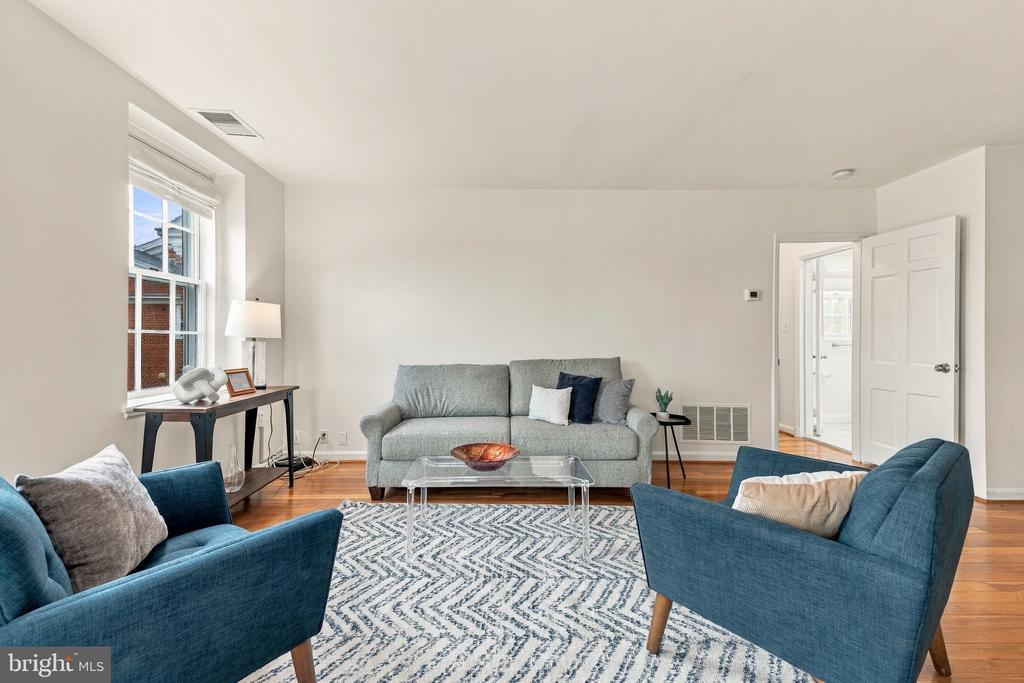 3823 RODMAN STREET NW Unit: E23