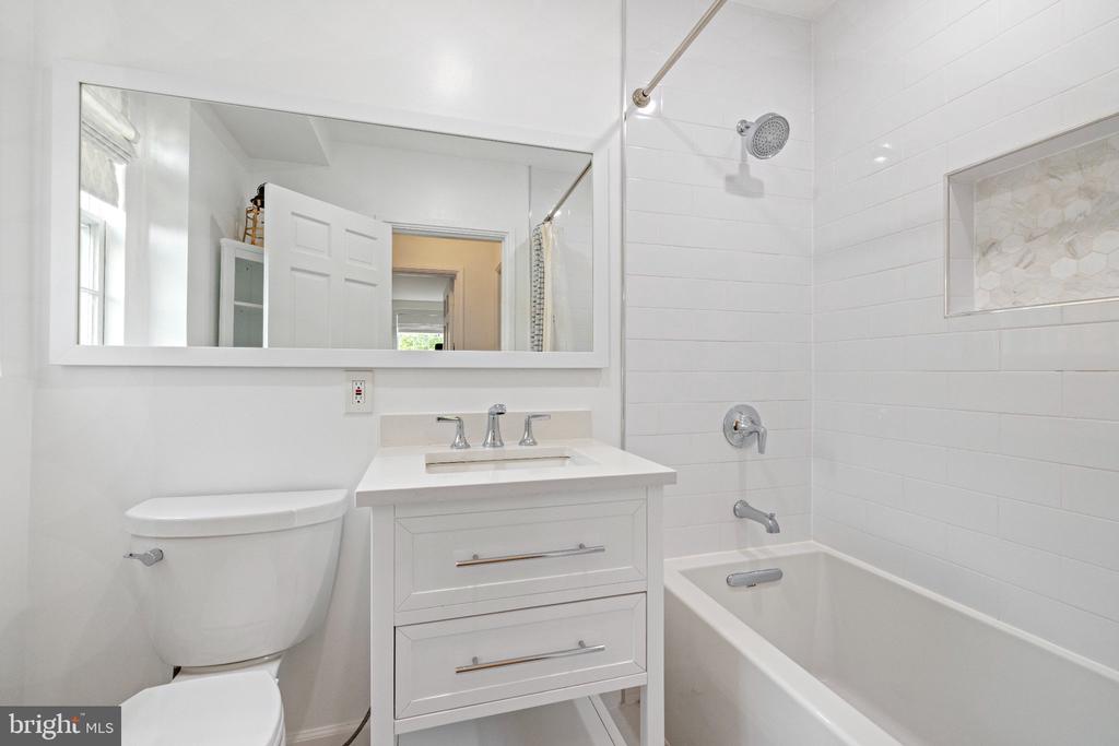 3823 RODMAN STREET NW Unit: E23