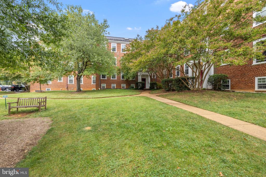 3823 RODMAN STREET NW Unit: E23