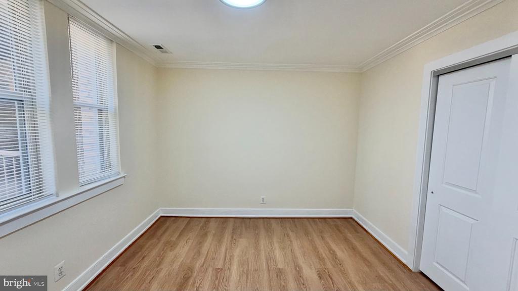 14 S ST NE Unit: 204
