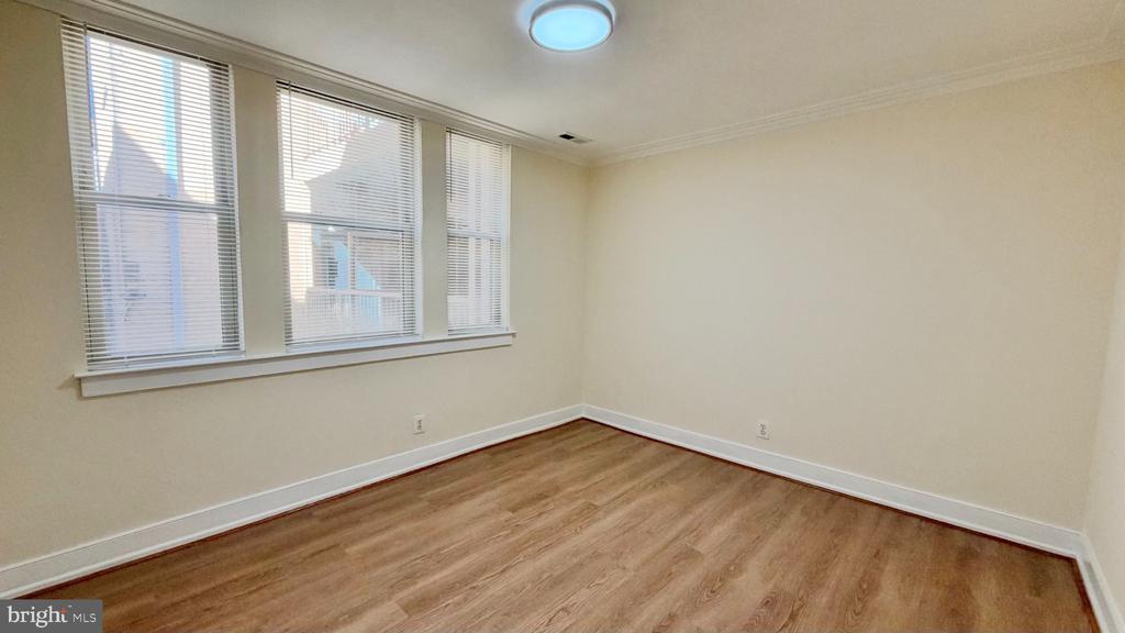 14 S ST NE Unit: 204