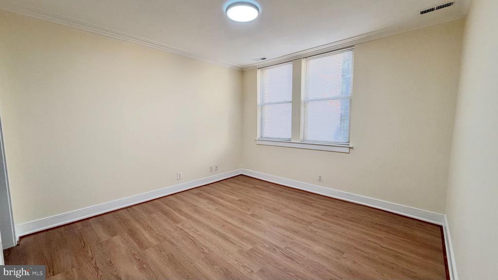 14 S ST NE Unit: 204