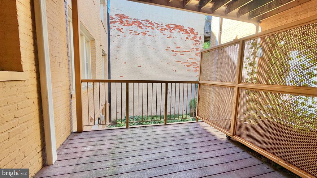 14 S ST NE Unit: 204