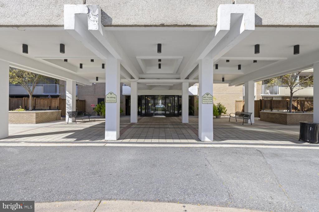 3001 VEAZEY TERRACE NW Unit: 426