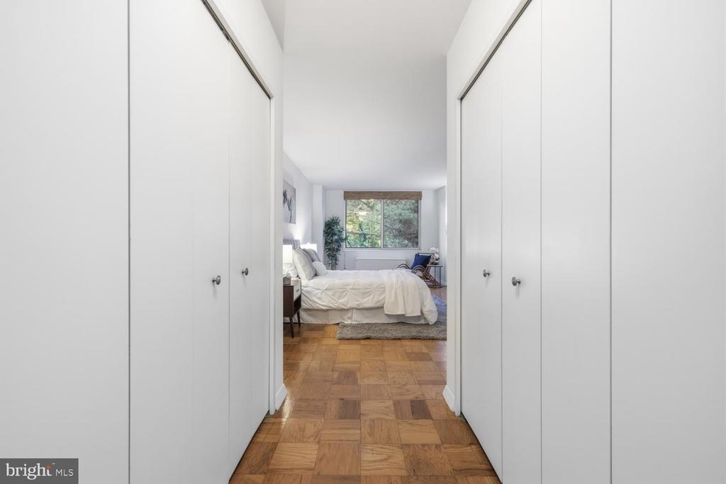 3001 VEAZEY TERRACE NW Unit: 426