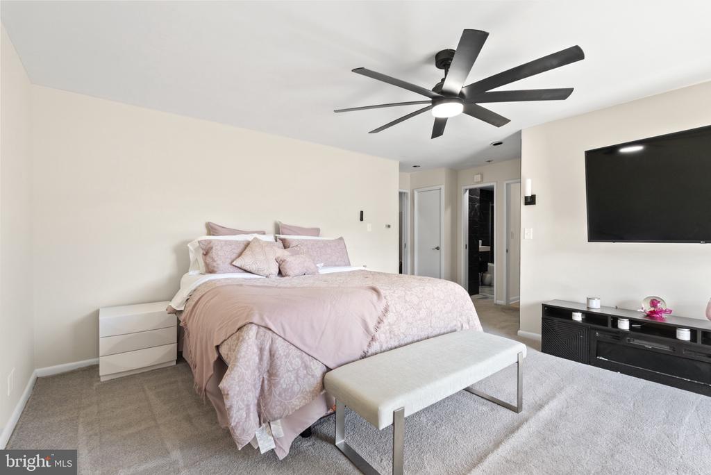 520 N STREET SW Unit: S-430 & S-429