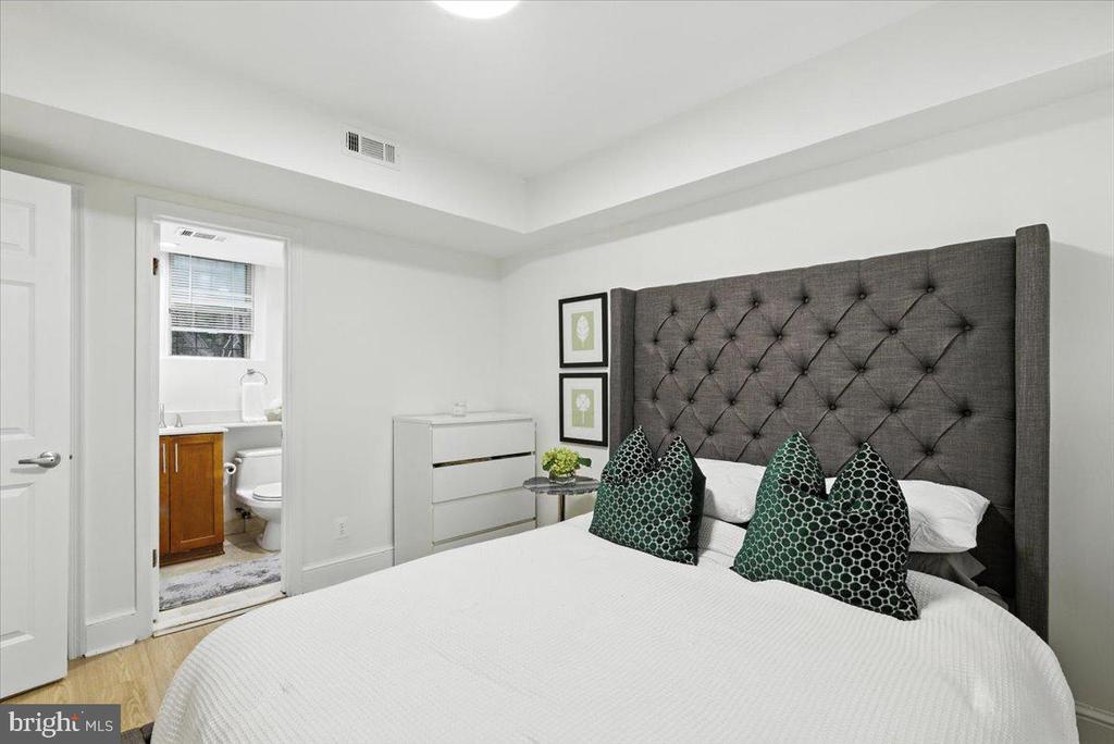 1367 K STREET SE Unit: B