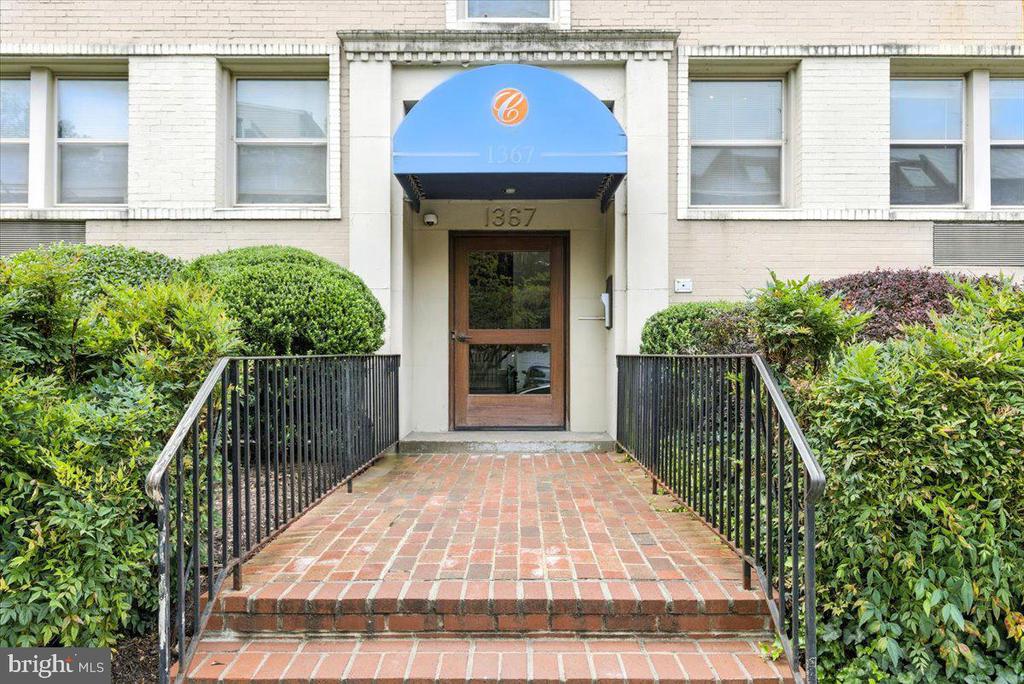 1367 K STREET SE Unit: B