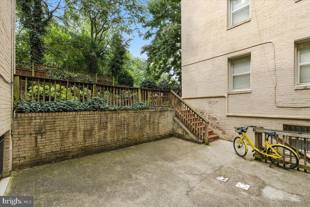 1367 K STREET SE Unit: B