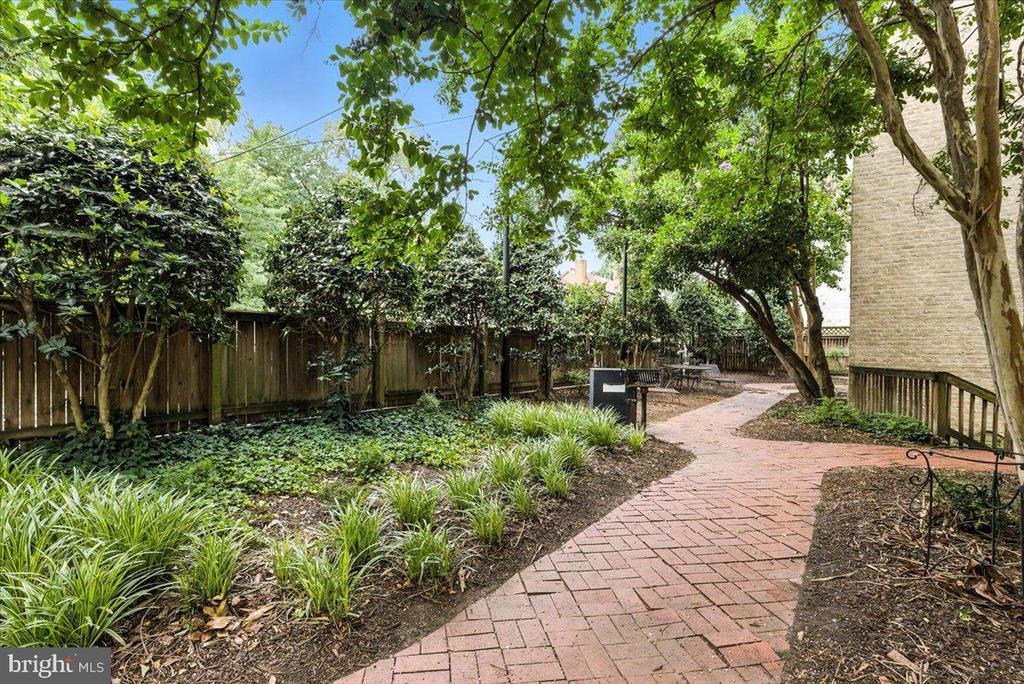 1367 K STREET SE Unit: B