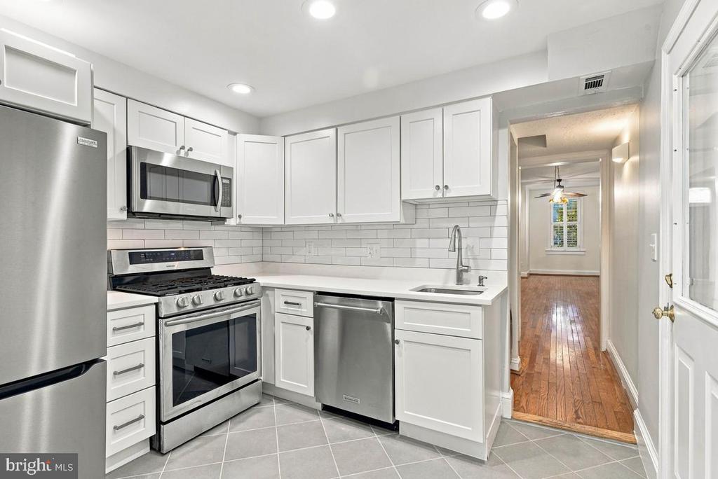 1243 5TH STREET NW